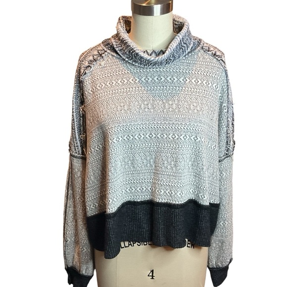 Free People At The Lodge Turtleneck Sweater Small EUC - Picture 9 of 15
